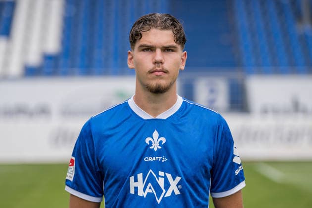 15.07.2026, xfux, Fussball 2.Bundesliga, SV Darmstadt 98 Fototermin Saison 2026 2027 - Porträttermin 2026 2027, v.l. Max Pfister (SV Darmstadt 98) Darmstadt *** July 15, 2026, xfux, Soccer, 2. Bundesliga, SV Darmstadt 98 Photo Shoot for the 2026–2027 Season, Portrait Session for the 2026–2027 Season, from left: Max Pfister, SV Darmstadt 98, Darmstadt