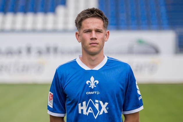 15.07.2026, xfux, Fussball 2.Bundesliga, SV Darmstadt 98 Fototermin Saison 2026 2027 - Porträttermin 2026 2027, v.l. Milian Herbst (SV Darmstadt 98) Darmstadt *** July 15, 2026, xfux, Soccer, 2. Bundesliga, SV Darmstadt 98 Photo Shoot for the 2026–2027 Season, Portrait Session for the 2026–2027 Season, from left: Milian Herbst, SV Darmstadt 98, Darmstadt