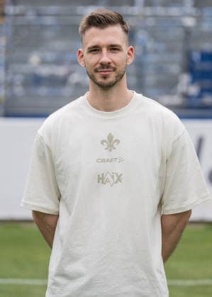 15.07.2026, xfux, Fussball 2.Bundesliga, SV Darmstadt 98 Fototermin Saison 2026 2027 - Porträttermin 2026 2027, v.l. Data Science Fabian Schneider (SV Darmstadt 98) Darmstadt *** July 15, 2026, xfux, Soccer, 2. Bundesliga, SV Darmstadt 98 Photo Shoot for the 2026–2027 Season, Portrait Session for the 2026–2027 Season, from left: Data Science, Fabian Schneider, SV Darmstadt 98, Darmstadt