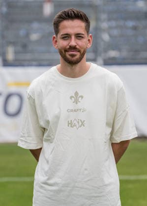 15.07.2026, xfux, Fussball 2.Bundesliga, SV Darmstadt 98 Fototermin Saison 2026 2027 - Porträttermin 2026 2027, v.l. Ernährungsberater Ernaehrungsberater Silas Zehnder (SV Darmstadt 98) Darmstadt *** July 15, 2026, xfux, Soccer 2. Bundesliga, SV Darmstadt 98 Photo Shoot for the 2026–2027 Season, Portrait Session 2026–2027, from left: Nutritionist Silas Zehnder, SV Darmstadt 98, Darmstadt