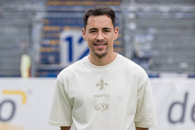 15.07.2026, xfux, Fussball 2.Bundesliga, SV Darmstadt 98 Fototermin Saison 2026 2027 - Porträttermin 2026 2027, v.l. Physiotherapeut Morris Sepoetro (SV Darmstadt 98) Darmstadt *** July 15, 2026, xfux, Soccer, 2. Bundesliga, SV Darmstadt 98 Photo Shoot for the 2026–2027 Season, Portrait Session for the 2026–2027 Season, from left: Physical Therapist Morris Sepoetro, SV Darmstadt 98, Darmstadt
