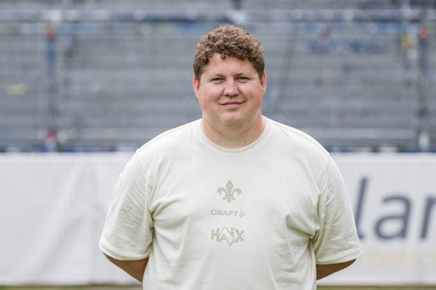 15.07.2026, xfux, Fussball 2.Bundesliga, SV Darmstadt 98 Fototermin Saison 2026 2027 - Porträttermin 2026 2027, v.l. Teammanager Jonas Nietzel (SV Darmstadt 98) Darmstadt *** July 15, 2026, xfux, Soccer, 2. Bundesliga, SV Darmstadt 98 Photo Shoot for the 2026–2027 Season, Portrait Session for the 2026–2027 Season, from left: Team Manager Jonas Nietzel, SV Darmstadt 98, Darmstadt