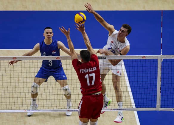 Men s Volleyball Nations League - Belgrade 2026 Serbia s Vuk Kulpinac spikes the ball against Turkey s Murat Yenipazar during the MenÕs Volleyball Nations League Pool 7 match between Serbia and Turkiye at Belgrade Arena on July 15, 2026 in Belgrade, Serbia. Belgrade Serbia Copyright: xSrdjanxStevanovicx x