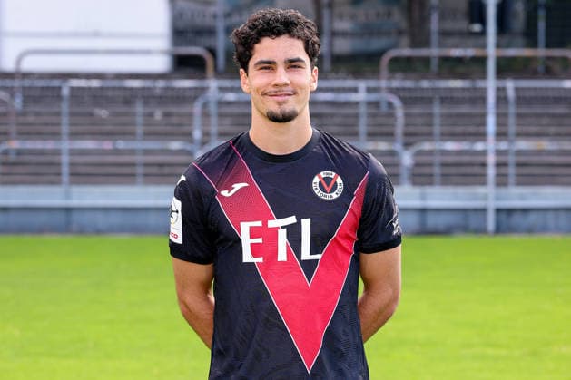 Jakob Sachse; FC Viktoria Köln 1904 e.V.; 3.Liga, Porträttermin 2026 2027 am 16.07.2026 im Sportpark Höhenberg Nordrhein-Westfalen Deutschland *** Jakob Sachse, FC Viktoria Köln 1904 e.V., 3. Liga; photo shoot for the 2026–2027 season on July 16, 2026, at Sportpark Höhenberg, North Rhine-Westphalia, Germany