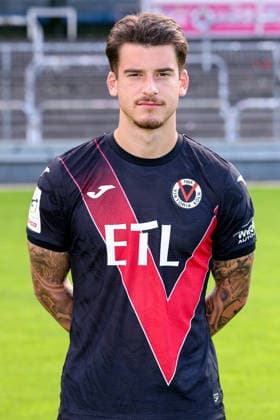 Niklas Castelle; FC Viktoria Köln 1904 e.V.; 3.Liga, Porträttermin 2026 2027 am 16.07.2026 im Sportpark Höhenberg Nordrhein-Westfalen Deutschland *** Niklas Castelle, FC Viktoria Köln 1904 e.V., 3. Liga, photo shoot for the 2026–2027 season on July 16, 2026, at Sportpark Höhenberg, North Rhine-Westphalia, Germany