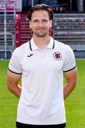 Athletiktrainer Janning Michels; FC Viktoria Köln 1904 e.V.; 3.Liga, Porträttermin 2026 2027 am 16.07.2026 im Sportpark Höhenberg Nordrhein-Westfalen Deutschland *** Athletics Coach Janning Michels, FC Viktoria Köln 1904 e.V., 3. Liga; profile session for the 2026–2027 season on July 16, 2026, at Sportpark Höhenberg, North Rhine-Westphalia, Germany