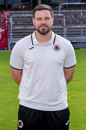 Rehatrainer Roman Weiß; FC Viktoria Köln 1904 e.V.; 3.Liga, Porträttermin 2026 2027 am 16.07.2026 im Sportpark Höhenberg Nordrhein-Westfalen Deutschland *** Rehabilitation Coach Roman Weiß, FC Viktoria Köln 1904 e.V., 3. Liga; profile session for the 2026–2027 season on July 16, 2026, at Sportpark Höhenberg, North Rhine-Westphalia, Germany