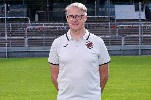 Vereinsarzt Prof. Dr. Marc Horlitz; FC Viktoria Köln 1904 e.V.; 3.Liga, Porträttermin 2026 2027 am 16.07.2026 im Sportpark Höhenberg Nordrhein-Westfalen Deutschland *** Club Physician Prof. Dr. Marc Horlitz, FC Viktoria Köln 1904 e.V. (3rd Division), photo shoot for the 2026–2027 season on July 16, 2026, at Sportpark Höhenberg, North Rhine-Westphalia, Germany