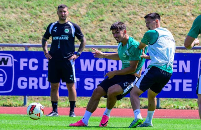 16.07.2026 - Fussball - 2. Bundesliga - Saison 2026 2027 - SpVgg Greuther Fürth Fuerth - Trainingslager Bad Wörishofen - - xwoxzix - Aaron Keller (11, SpVgg Greuther Fürth ) Shinta Appelkamp (8, SpVgg Greuther Fürth ) *** July 16, 2026 Soccer 2. Bundesliga 2026–2027 Season SpVgg Greuther Fürth Fürth Training Camp in Bad Wörishofen xwoxzix Aaron Keller 11, SpVgg Greuther Fürth Shinta Appelkamp 8, SpVgg Greuther Fürth