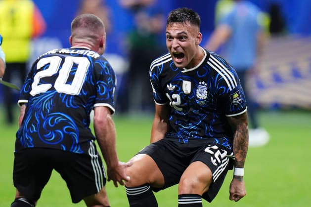 July 15, 2026, Atlanta, Georgia, United States: Lautaro Martinez of Argentina celebrates the victory with Alexis Mac Allister of Argentina during the FIFA World Cup, WM, Weltmeisterschaft, Fussball 2026 Semi Final match between England and Argentina at Atlanta Stadium on July 15, 2026 in Atlanta, Georgia. Atlanta United States - ZUMAa181 20260715_zaa_a181_125 Copyright: xJosexBretonx