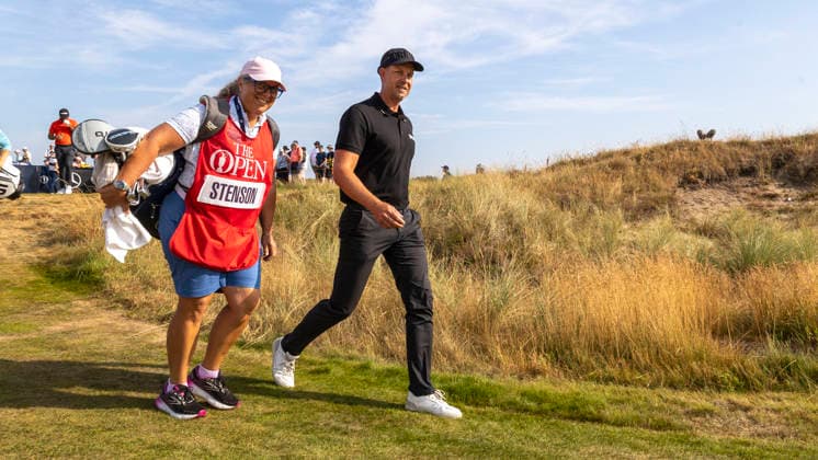 Henrik Stenson och Fanny Suneson pa det nionde halet under tävlingens första dag pa The Open Championship vid Royal Birkdale Golf Club. SOUTHPORT ENGLAND x1019x *** Henrik Stenson and Fanny Suneson on the ninth hole on the first day of The Open Championship at Royal Birkdale Golf Club, Southport, England x1019x  Copyright: xChristerxHöglund TTx BRITISH OPEN CHAMPIONSHI
