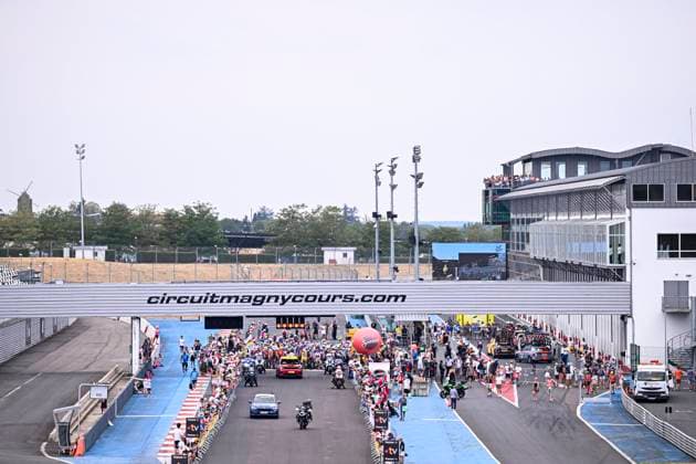 Tour de France 2026 Stage 12 CHALON-SUR-SAONE, FRANCE - JULY 16 : Illustration picture of the start of the race during stage 12 of the 113rd edition of Tour de France an UCI World Tour 2.UWT cycling road race stage for Men Elite of 181 km with start in Circuit Nevers Magny-Cours and finish in Chalon-sur-Saone on July 16, 2026 in Chalon-sur-Saone, France, 16 07 2026 Chalon-sur-Saone France  Copyright: xTomasxSiskx
