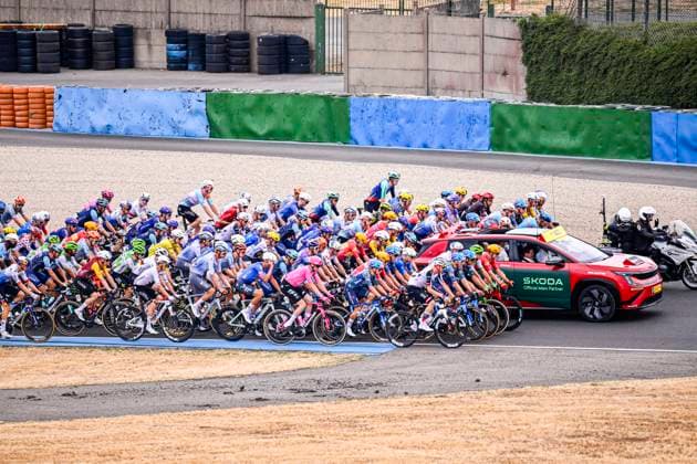 Tour de France 2026 Stage 12 CHALON-SUR-SAONE, FRANCE - JULY 16 : Illustration picture of the start of the race during stage 12 of the 113rd edition of Tour de France an UCI World Tour 2.UWT cycling road race stage for Men Elite of 181 km with start in Circuit Nevers Magny-Cours and finish in Chalon-sur-Saone on July 16, 2026 in Chalon-sur-Saone, France, 16 07 2026 Chalon-sur-Saone France  Copyright: xTomasxSiskx