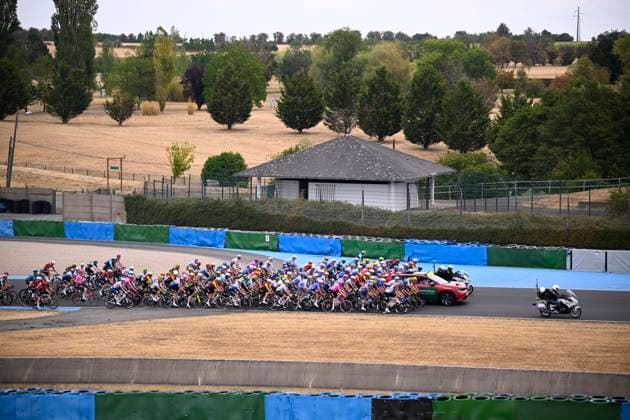 Tour de France 2026 Stage 12 CHALON-SUR-SAONE, FRANCE - JULY 16 : Illustration picture of the start of the race during stage 12 of the 113rd edition of Tour de France an UCI World Tour 2.UWT cycling road race stage for Men Elite of 181 km with start in Circuit Nevers Magny-Cours and finish in Chalon-sur-Saone on July 16, 2026 in Chalon-sur-Saone, France, 16 07 2026 Chalon-sur-Saone France  Copyright: xTomasxSiskx