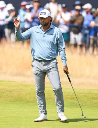 Daniel Brown (ENG) Finishes his round at -4 and waves to the fans 154th Open Golf Championships, Royal Birkdale, Southport, UK - 16 Jul 2026Southport Royal Birkdale United Kingdom  Copyright: xGreigxCowie Shutterstockx 16988293bp