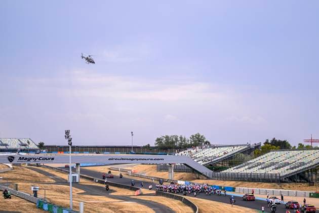 Tour de France 2026 Stage 12 CHALON-SUR-SAONE, FRANCE - JULY 16 : Illustration picture of the start of the race during stage 12 of the 113rd edition of Tour de France an UCI World Tour 2.UWT cycling road race stage for Men Elite of 181 km with start in Circuit Nevers Magny-Cours and finish in Chalon-sur-Saone on July 16, 2026 in Chalon-sur-Saone, France, 16 07 2026 Chalon-sur-Saone France  Copyright: xTomasxSiskx