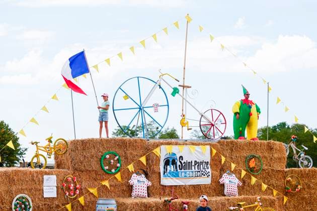 Tour de France 2026 Stage 12 CHALON-SUR-SAONE, FRANCE - JULY 16 : Illustration picture of the start of the race during stage 12 of the 113rd edition of Tour de France an UCI World Tour 2.UWT cycling road race stage for Men Elite of 181 km with start in Circuit Nevers Magny-Cours and finish in Chalon-sur-Saone on July 16, 2026 in Chalon-sur-Saone, France, 16 07 2026 Chalon-sur-Saone France  Copyright: xLucaxBettinix
