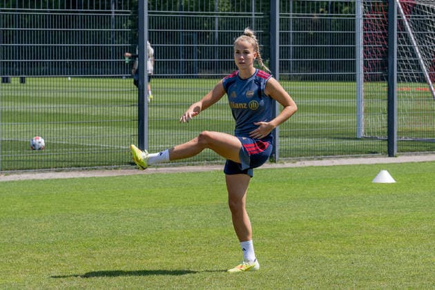 Giulia Gwinn (FC Bayern Muenchen Frauen, 07) FC Bayern Muenchen Frauen, Fussball, Google Pixel Frauen-Bundesliga, Trainingseinheit, Saison 2026 2027, 16.07.2026. Foto: HMB Media Franz Feiner *** Giulia Gwinn, FC Bayern Munich Women, 07 FC Bayern Munich Women, Soccer, Google Pixel Women s Bundesliga, Training Session, 2026–2027 Season, July 16, 2026, Photo by HMB Media, Franz Feiner Copyright: HMBxMedia FranzxFeiner