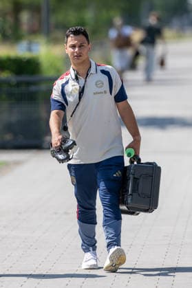 Mohsen Behzadpour (Athletiktrainer, FC Bayern Muenchen Frauen) FC Bayern Muenchen Frauen, Fussball, Google Pixel Frauen-Bundesliga, Trainingseinheit, Saison 2026 2027, 16.07.2026. Foto: HMB Media Franz Feiner *** Mohsen Behzadpour, Strength and Conditioning Coach, FC Bayern Munich Women, FC Bayern Munich Women, Soccer, Google Pixel Women s Bundesliga, Training Session, 2026–2027 Season, July 16, 2026, Photo: HMB Media, Franz Feiner Copyright: HMBxMedia FranzxFeiner
