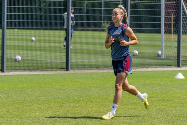 Giulia Gwinn (FC Bayern Muenchen Frauen, 07) FC Bayern Muenchen Frauen, Fussball, Google Pixel Frauen-Bundesliga, Trainingseinheit, Saison 2026 2027, 16.07.2026. Foto: HMB Media Franz Feiner *** Giulia Gwinn, FC Bayern Munich Women, 07 FC Bayern Munich Women, Soccer, Google Pixel Women s Bundesliga, Training Session, 2026–2027 Season, July 16, 2026, Photo by HMB Media, Franz Feiner Copyright: HMBxMedia FranzxFeiner