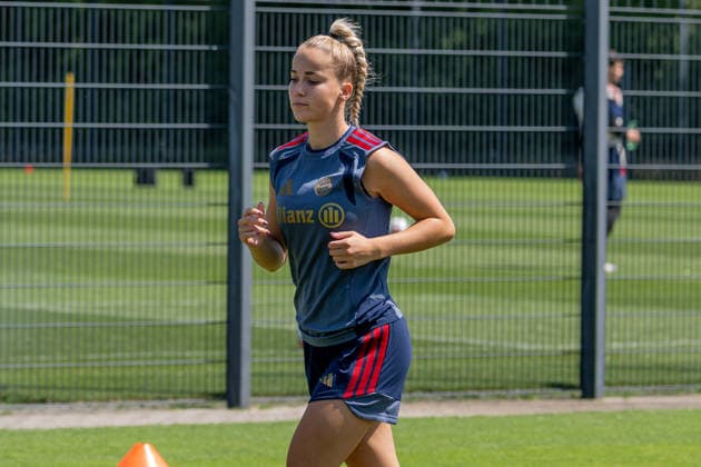 Giulia Gwinn (FC Bayern Muenchen Frauen, 07) FC Bayern Muenchen Frauen, Fussball, Google Pixel Frauen-Bundesliga, Trainingseinheit, Saison 2026 2027, 16.07.2026. Foto: HMB Media Franz Feiner *** Giulia Gwinn, FC Bayern Munich Women, 07 FC Bayern Munich Women, Soccer, Google Pixel Women s Bundesliga, Training Session, 2026–2027 Season, July 16, 2026, Photo by HMB Media, Franz Feiner Copyright: HMBxMedia FranzxFeiner