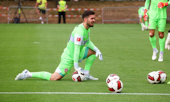2026.07.16, Deutschland, Stuttgart, Fußball VfB Stuttgart Trainingsauftakt, Dennis Seimen *** July 16, 2026, Germany, Stuttgart, Soccer: VfB Stuttgart Starts Training, Dennis Seimen