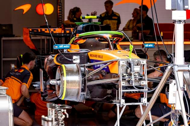 SPA - Mechanics at work on the car of Formula 1 driver Lando Norris of McLaren Mastercard Formula 1 Team during the Formula 1 Belgium at Spa Francorchamps on July 16, 2026 in Spa, Belgium. (Photo by DeFodi Images) - *** SPA mechanics working on the car of Formula 1 driver Lando Norris of the McLaren Mastercard Formula 1 Team during the Formula 1 Belgian Grand Prix at Spa-Francorchamps on July 16, 2026, in Spa, Belgium. Photo by DeFodi Images