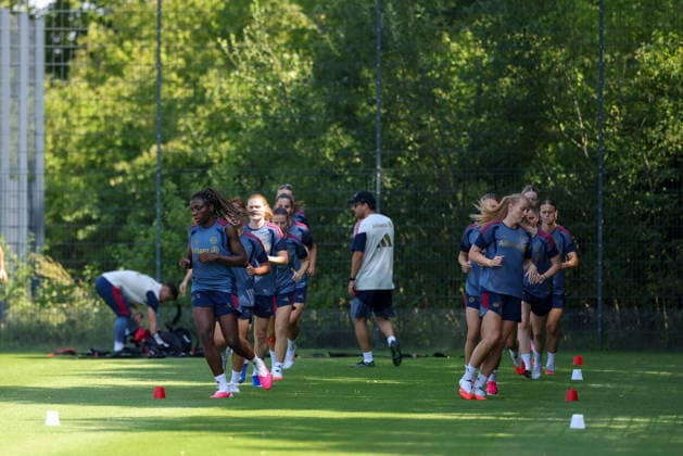 Die Spielerinnen der FC Bayern Muenchen Frauen beim Laufen, GER, FC Bayern Muenchen Frauen Training, Fussball, Google Pixel Frauen-Bundesliga, Saison 2026 2027, 16.07.2026, GER, FC Bayern Muenchen Frauen Training, Fussball, Google Pixel Frauen-Bundesliga, Saison 2026 2027, 16.07.2026 Muenchen *** FC Bayern Munich Women s players running, GER, FC Bayern Munich Women s training, soccer, Google Pixel Women s Bundesliga, 2026–2027 season, July 16, 2026, GER, FC Bayern Munich Women s Training, Soccer, Google Pixel Women s Bundesliga, 2026–2027 Season, July 16, 2026, Munich Copyright: xEibner-Pressefoto JennixMaulx EP_JML