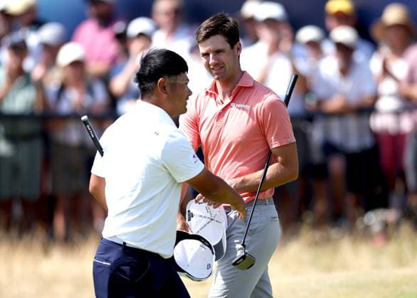 154th Open Golf Championships - Round 1 Alex Smalley (R) of the USA shakes hands with Ryo Hisatsune of Japan on the 18th hole after Round 1 at the British Open Golf Championships at Royal Birkdale in Southport, Britain, 16 July 2026. SOUTHPORT United Kingdom  Copyright: xADAMxVAUGHANx