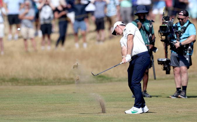 154th Open Golf Championships - Round 1 Rory McIlroy of Northern Ireland hits from the fairway on the 2nd hole during Round 1 at the British Open Golf Championships at Royal Birkdale in Southport, Britain, 16 July 2026. SOUTHPORT United Kingdom  Copyright: xADAMxVAUGHANx