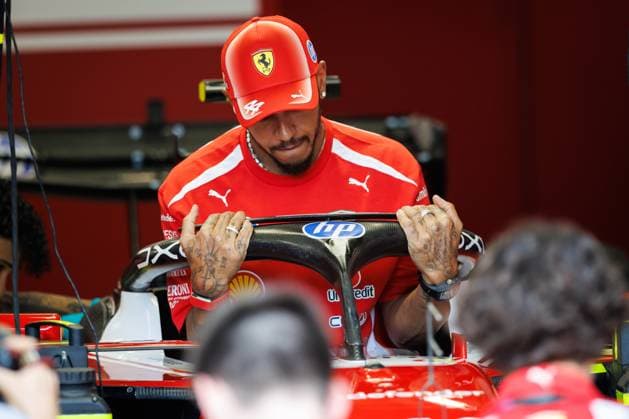 Lewis Hamilton (Scuderia Ferrari HP, 44) steigt in seinen Rennwagen, Grosser Preis von Belgien, Motorsport, Formel 1, Saison 2026, 16.07.2026 Grosser Preis von Belgien, Motorsport, Formel 1, Saison 2026, 16.07.2026 Spa Franchorchamps *** Lewis Hamilton, Scuderia Ferrari driver No. 44, gets into his race car, Belgian Grand Prix, Motorsports, Formula 1, 2026 Season, July 16, 2026 Belgian Grand Prix, Motorsports, Formula 1, 2026 Season, July 16, 2026, Spa-Francorchamps Copyright: xEibner-Pressefoto AlexanderxNeisx EP_ANS