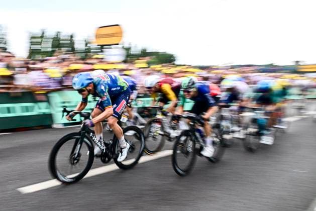 Tour de France 2026 Stage 12 CHALON-SUR-SAONE, FRANCE - JULY 16 : Merlier Tim (BEL) of Soudal Quick Step in the final sprint during stage 12 of the 113rd edition of Tour de France an UCI World Tour 2.UWT cycling road race stage for Men Elite of 181 km with start in Circuit Nevers Magny-Cours and finish in Chalon-sur-Saone on July 16, 2026 in Chalon-sur-Saone, France, 16 07 2026 Chalon-sur-Saone France  Copyright: xPeterxDexVoechtx