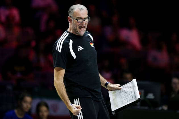 Iran v Germany - Men s Volleyball Nations League BELGRADE, SERBIA - JULY 16: Head coach Massimo Botti of Germany follows the Men s Volleyball Nations League match between Iran and Germany in Belgrade, Serbia on July 16, 2026. Filip Stevanovic Anadolu Belgrade Serbia. Editorial use only. Please get in touch for any other usage.  Copyright: x2026xAnadoluxFilipxStevanovicx