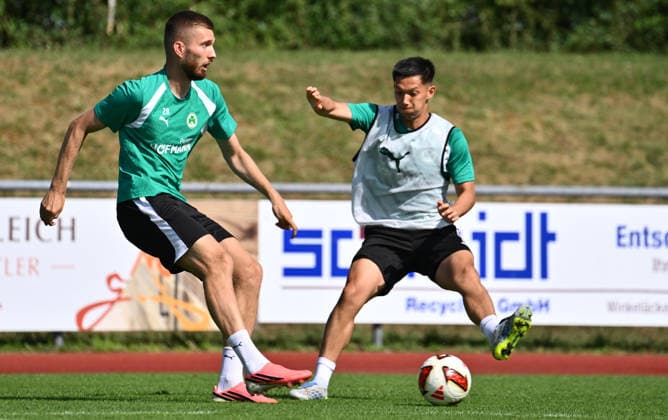 16.07.2026 - Fussball - 2. Bundesliga - Saison 2026 2027 - SpVgg Greuther Fürth Fuerth - Trainingslager Bad Wörishofen - - xwoxzix - Doni Edon Arifi (28, SpVgg Greuther Fürth ) Shinta Appelkamp (8, SpVgg Greuther Fürth ) *** July 16, 2026 Soccer 2. Bundesliga 2026–2027 Season SpVgg Greuther Fürth Fürth Training Camp Bad Wörishofen xwoxzix Doni Edon Arifi 28, SpVgg Greuther Fürth Shinta Appelkamp 8, SpVgg Greuther Fürth