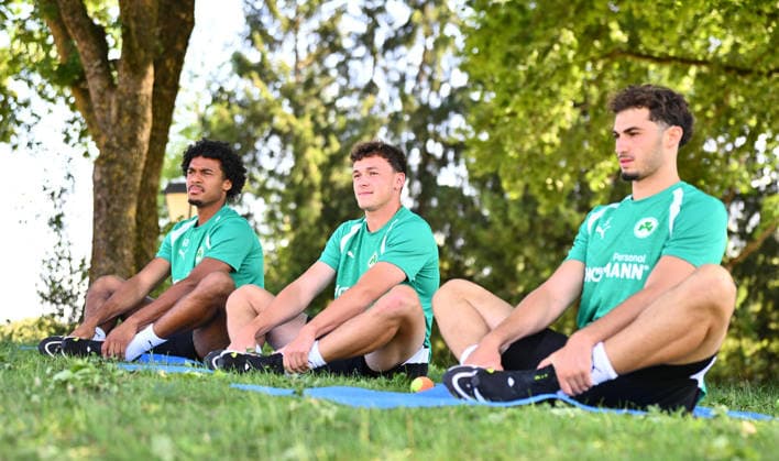 16.07.2026 - Fussball - 2. Bundesliga - Saison 2026 2027 - SpVgg Greuther Fürth Fuerth - Trainingslager Bad Wörishofen - - xwoxzix - David Abrangao (40, SpVgg Greuther Fürth ) Lukas Reich (2, SpVgg Greuther Fürth ) Maxim Dal (5, SpVgg Greuther Fürth ) *** July 16, 2026 Soccer 2. Bundesliga 2026–2027 Season SpVgg Greuther Fürth Fürth Training Camp in Bad Wörishofen xwoxzix David Abrangao 40, SpVgg Greuther Fürth Lukas Reich 2, SpVgg Greuther Fürth Maxim Dal 5, SpVgg Greuther Fürth