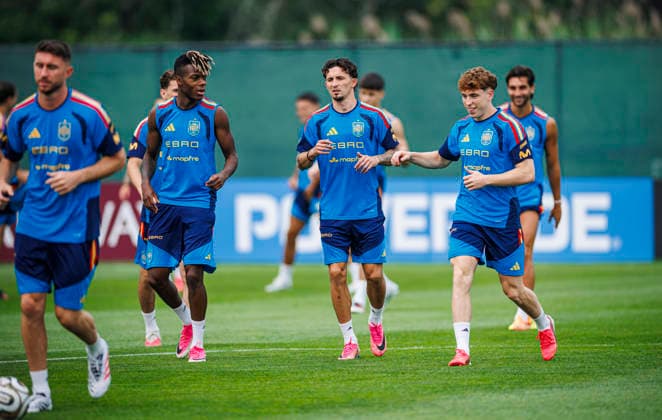 Spain national team, Nationalteam World Cup 16 07 2026 Nico Williams of Spain (R) Yeremi Pino of Spain (C) and Victor Munoz of Spain(R) runs in the field during the Spanish national team s training session at Melanie Lane Training Grounds, New Jersey, United States of America on July 16, 2026. Photo (PGS Photo Agency) New Jersey usa Copyright: xPGSxPhotoxAgencyx