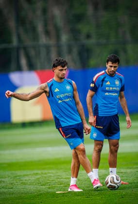 Spain national team, Nationalteam World Cup 16 07 2026 Marc Pubill of Spain controls the ball during the Spanish national team s training session at Melanie Lane Training Grounds, New Jersey, United States of America on July 16, 2026. Photo (PGS Photo Agency) New Jersey usa Copyright: xPGSxPhotoxAgencyx