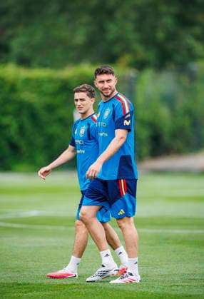 Spain national team, Nationalteam World Cup 16 07 2026 Pablo Gavi of Spain (R) and Aymeric Laporte of Spain (R) during the Spanish national team s training session at Melanie Lane Training Grounds, New Jersey, United States of America on July 16, 2026. Photo (PGS Photo Agency) New Jersey usa Copyright: xPGSxPhotoxAgencyx