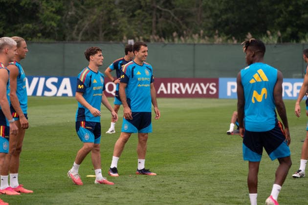 Spain trains under Canadian wildfire smoke ahead of FIFA World Cup, WM, Weltmeisterschaft, Fussball Final EAST HANOVER, NEW JERSEY, UNITED STATES - JULY 16: Players of Spanish national team, Nationalteam take part in training session for the 2026 FIFA World Cup final against Argentina at the Gotham Training Facility in New Jersey on July 16, 2026. Lamine Yamal and Pedro Porro took part in light individual stretching during the open portion of training instead of the team s passing drills. Spain trained under hazy skies as smoke from ongoing Canadian wildfires reduced air quality and visibility across the New York metropolitan area ahead of Sunday s final at New York New Jersey Stadium. Lokman Vural Elibol Anadolu New Jersey United States. Editorial use only. Please get in touch for any other usage.  Copyright: x2026xAnadoluxLokmanxVuralxElibolx