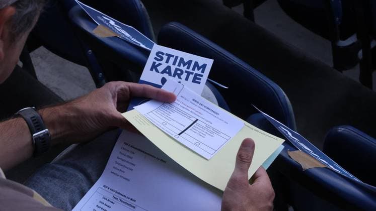 MSV Duisburg Mitgliederversammlung in der Schauinslandreisen-Arena in Duisburg ** NUR FÜR REDAKTIONELLE ZWECKE ** EDITORIAL USE ONLY **<p>MSV Duisburg Mitgliederversammlung am Donnerstag den 16.Juli 2026 in der Schauinslandreisen-Arena in Duisburg Foto : Frank Oppitz FUNKE Foto Services< p> Deutschland NRW Duisburg Copyright: FrankxOppitz *** MSV Duisburg General Meeting at the Schauinslandreisen Arena in Duisburg ** FOR EDITORIAL USE ONLY ** EDITORIAL USE ONLY ** p MSV Duisburg General Meeting on Thursday, July 16, 2026, at the Schauinslandreisen Arena in Duisburg Photo by Frank Oppitz, FUNKE Photo Services p Sport Germany, North Rhine-Westphalia, Duisburg Copyright FrankxOppitz Copyright: FrankxOppitz doc86qsp46tiqh773mq1bx3 ,EDITORIAL USE ONLY