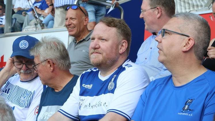 MSV Duisburg Mitgliederversammlung in der Schauinslandreisen-Arena in Duisburg ** NUR FÜR REDAKTIONELLE ZWECKE ** EDITORIAL USE ONLY **<p>MSV Duisburg Mitgliederversammlung am Donnerstag den 16.Juli 2026 in der Schauinslandreisen-Arena in Duisburg Foto : Frank Oppitz FUNKE Foto Services< p> Deutschland NRW Duisburg Copyright: FrankxOppitz *** MSV Duisburg General Meeting at the Schauinslandreisen Arena in Duisburg ** FOR EDITORIAL USE ONLY ** EDITORIAL USE ONLY ** p MSV Duisburg General Meeting on Thursday, July 16, 2026, at the Schauinslandreisen Arena in Duisburg Photo by Frank Oppitz, FUNKE Photo Services p Sport Germany, North Rhine-Westphalia, Duisburg Copyright FrankxOppitz Copyright: FrankxOppitz doc86qsp4d1wex1a3o9xidf ,EDITORIAL USE ONLY