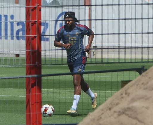 16.07.2026, FC Bayern Training , Saebenerstrasse Muenchen, Fussball, im Bild: Serge Gnabry (FC Bayern Muenchen) *** July 16, 2026, FC Bayern Training, Saebenerstrasse, Munich, Soccer, Sports, Pictured: Serge Gnabry, FC Bayern Munich