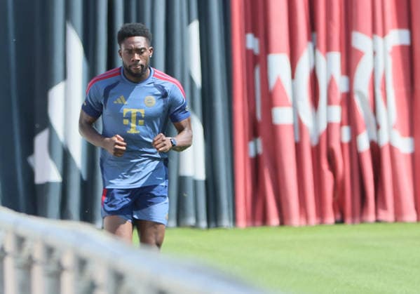 16.07.2026, FC Bayern Training , Saebenerstrasse Muenchen, Fussball, im Bild: Alphons Davies (FC Bayern Muenchen) *** July 16, 2026, FC Bayern Training, Saebenerstrasse, Munich, Soccer, Sports, Pictured: Alphons Davies, FC Bayern Munich