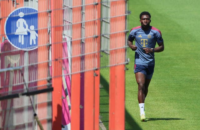 16.07.2026, FC Bayern Training , Saebenerstrasse Muenchen, Fussball, im Bild: Alphons Davies (FC Bayern Muenchen) *** July 16, 2026, FC Bayern Training, Saebenerstrasse, Munich, Soccer, Sports, Pictured: Alphons Davies, FC Bayern Munich