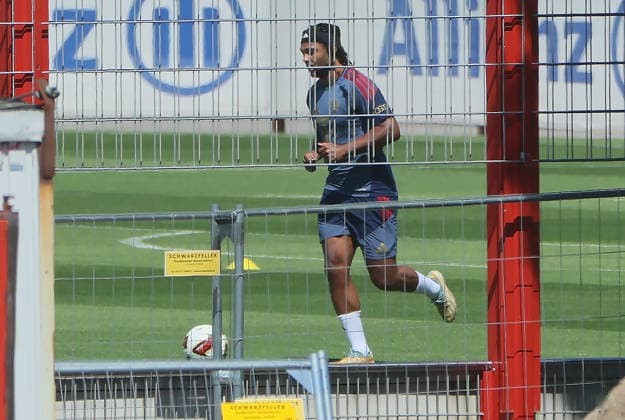 16.07.2026, FC Bayern Training , Saebenerstrasse Muenchen, Fussball, im Bild: Serge Gnabry (FC Bayern Muenchen) *** July 16, 2026, FC Bayern Training, Saebenerstrasse, Munich, Soccer, Sports, Pictured: Serge Gnabry, FC Bayern Munich