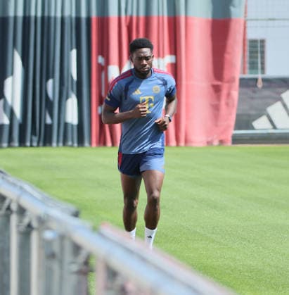 16.07.2026, FC Bayern Training , Saebenerstrasse Muenchen, Fussball, im Bild: Alphons Davies (FC Bayern Muenchen) *** July 16, 2026, FC Bayern Training, Saebenerstrasse, Munich, Soccer, Sports, Pictured: Alphons Davies, FC Bayern Munich