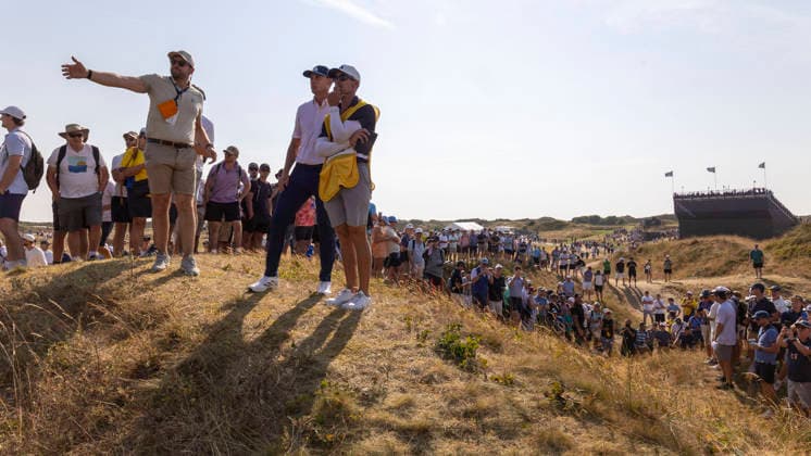 SOUTHPORT, ENGLAND 20260716 Ludvig Aberg during the first day of competition at The Open Championship at Royal Birkdale Golf Club. Here Ludvig s tee shot on the eighth hole has ended up far out in the dunes next to the fairway and together with his caddie Joe Skovron and officials work out where he can hit the ball x1019x *** SOUTHPORT, ENGLAND 20260716 Ludvig Aberg on the first day of competition at The Open Championship at Royal Birkdale Golf Club. Here, Ludvig’s tee shot on the eighth hole has landed far out in the dunes next to the fairway, and he is working with his caddie, Joe Skovron, and officials to determine where he can hit the ball x1019x  Copyright: xChristerxHöglund TTx OPEN CHAMPIONSHIP 2026