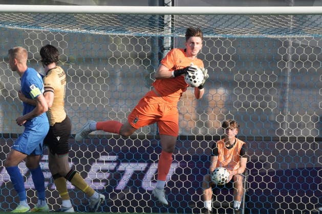 RFS vs Glentoran FC Soccer, RÄ«ga, Latvia, 16.07.2026, football, soccer Goalkeeper Andrew Mills of Glentoran in action during the UEFA Europa Conference League qualifying round game between Latvia™s FK RFS and Northern Ireland™s Glentoran FC in Riga, Latvia 16.07.2026. Photo: Roman Koksarov (RKF) RÄ«ga Latvia Copyright: xRomanxKoksarovx RKV09548.JPG