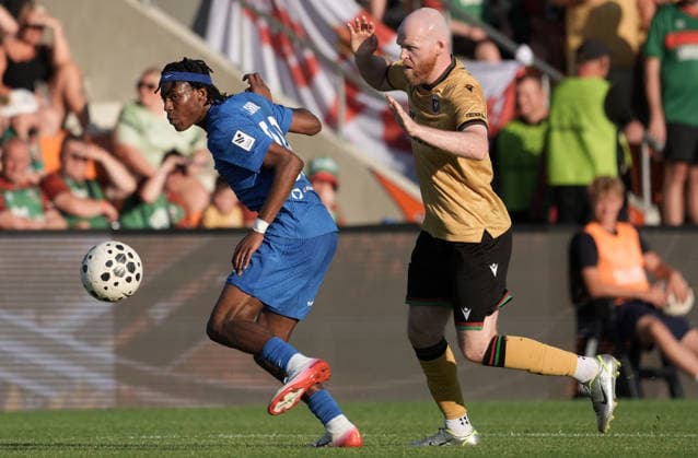 RFS vs Glentoran FC Soccer, RÄ«ga, Latvia, 16.07.2026, football, soccer Shina Kumater of RFS and Dylan Connolly of Glentoran in action during the UEFA Europa Conference League qualifying round game between Latvia™s FK RFS and Northern Ireland™s Glentoran FC in Riga, Latvia 16.07.2026. Photo: Roman Koksarov (RKF) RÄ«ga Latvia Copyright: xRomanxKoksarovx RKV09580.JPG