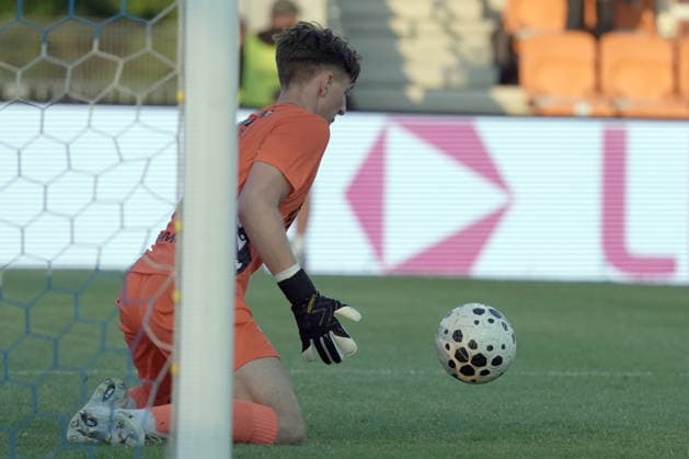 RFS vs Glentoran FC Soccer, RÄ«ga, Latvia, 16.07.2026, football, soccer Goalkeeper Milo Beimers of Glentoran in action during the UEFA Europa Conference League qualifying round game between Latvia™s FK RFS and Northern Ireland™s Glentoran FC in Riga, Latvia 16.07.2026. Photo: Roman Koksarov (RKF) RÄ«ga Latvia Copyright: xRomanxKoksarovx RKV09922.JPG